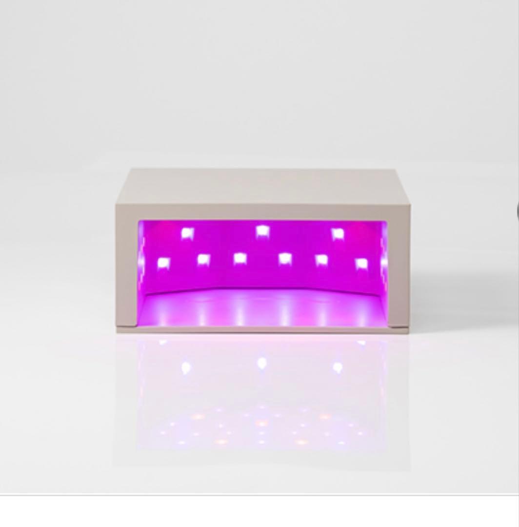 oui nails ネイルライト　美容機能付き