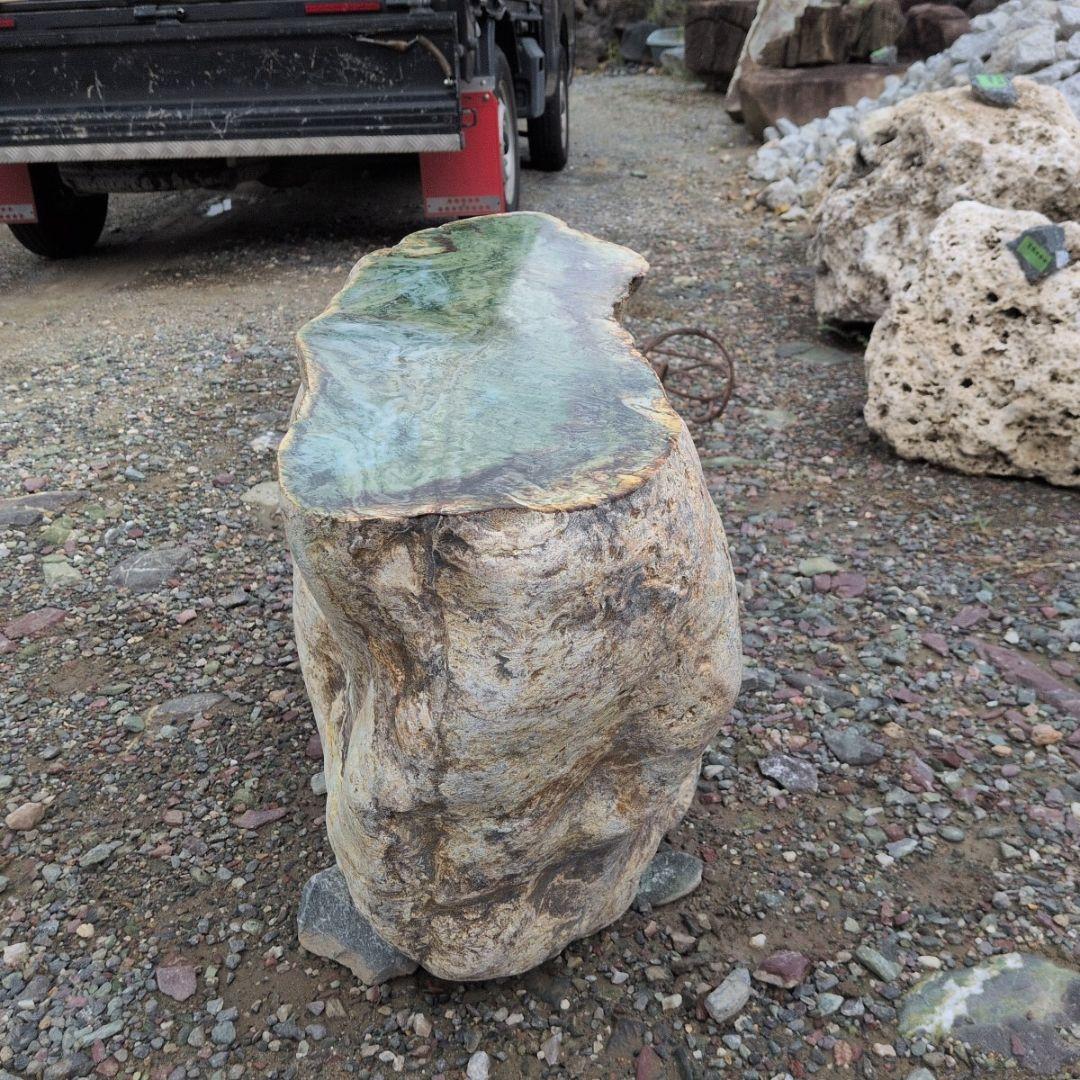 北海道産　日高翡翠　142キロ　庭石 石　石材　鑑賞石　庭　坪庭　翡翠