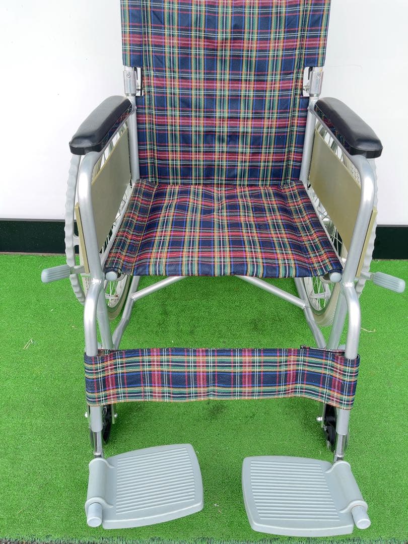 幸和製作所　自走用車椅子(TacaoF)