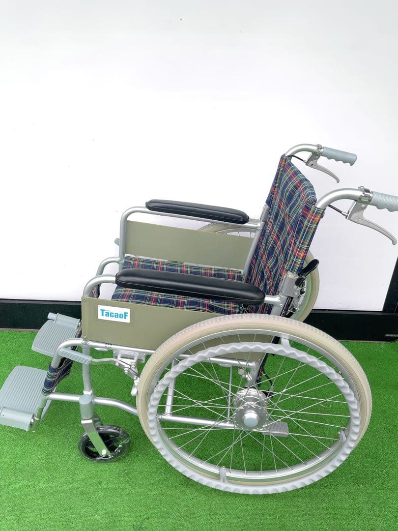 幸和製作所　自走用車椅子(TacaoF)