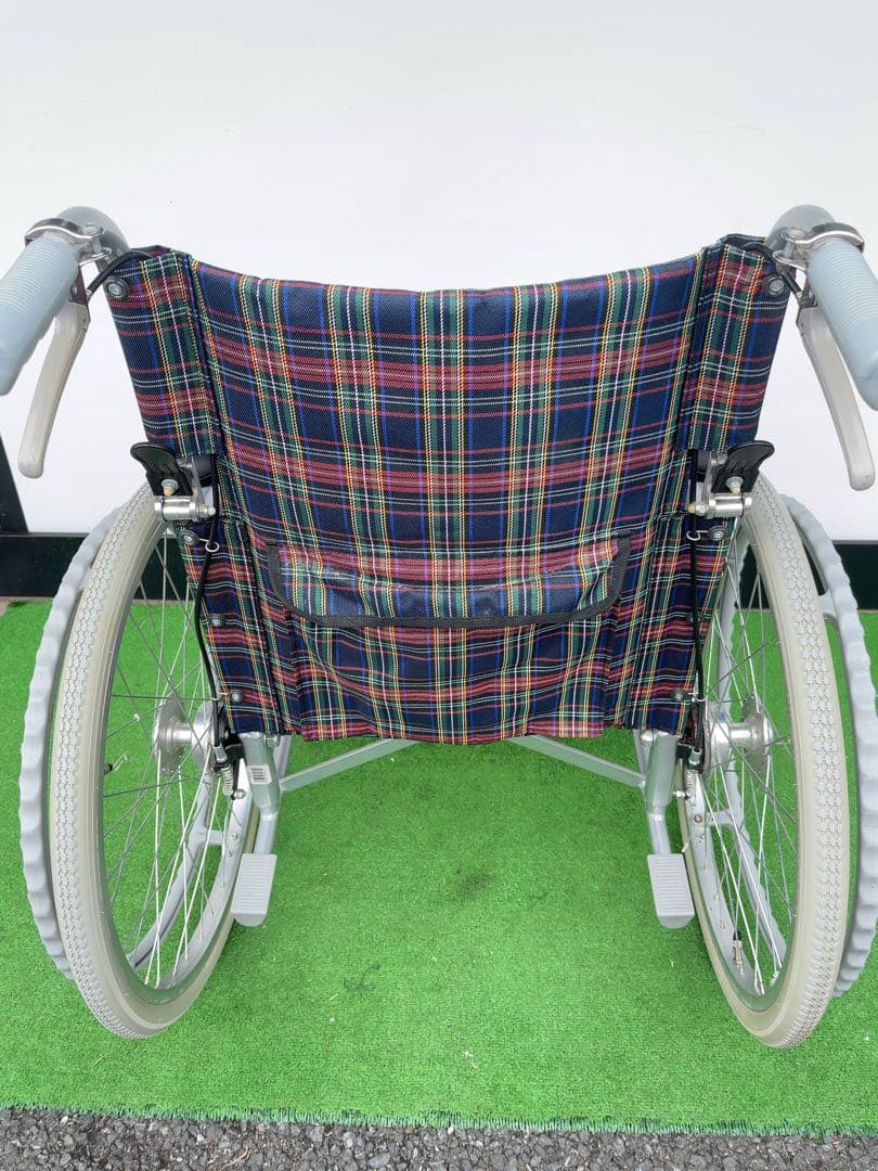 幸和製作所　自走用車椅子(TacaoF)