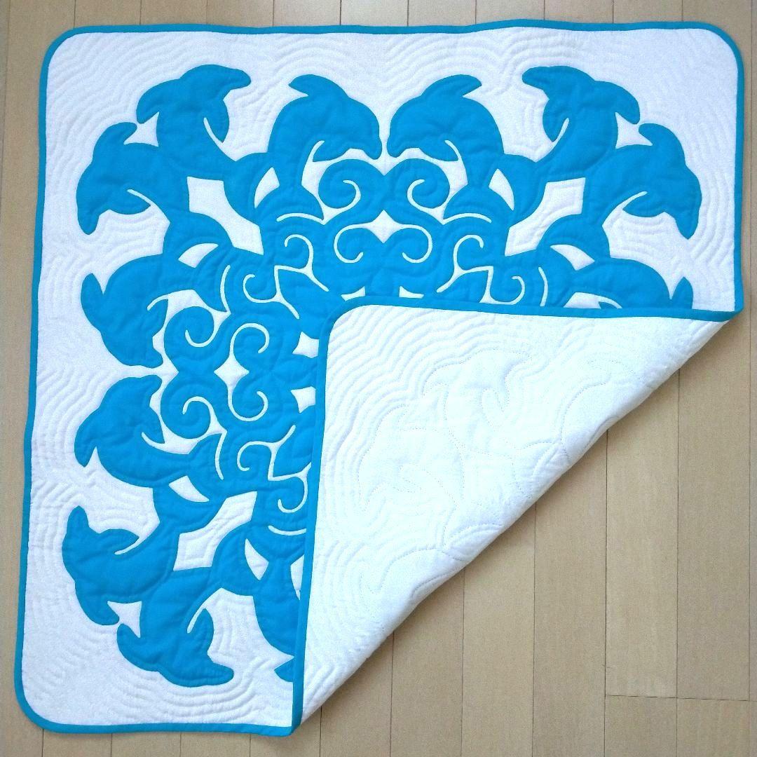 ハワイアンキルトタペストリーイルカ