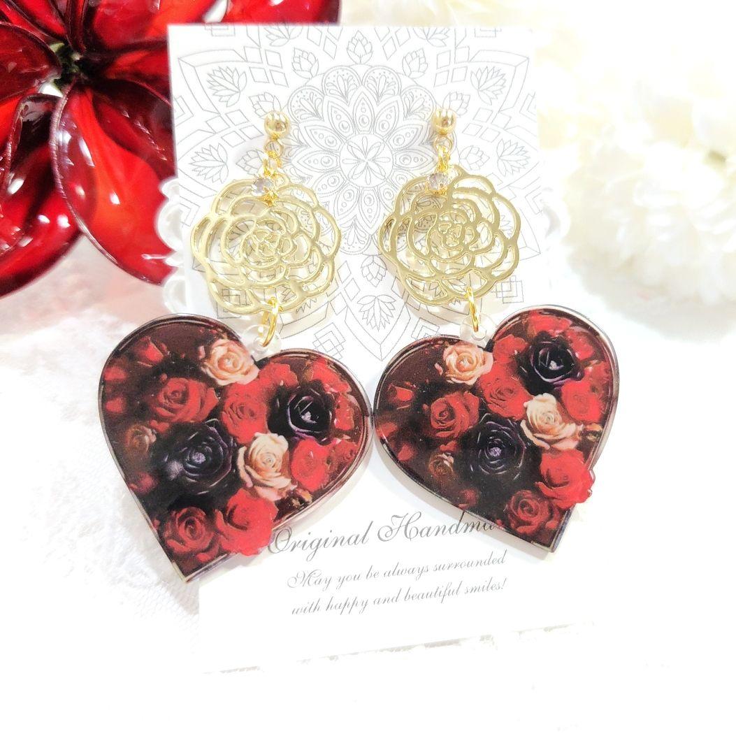 ゴールド薔薇フレームと美しい大ぶりバラ束ハート ピアス♡❀