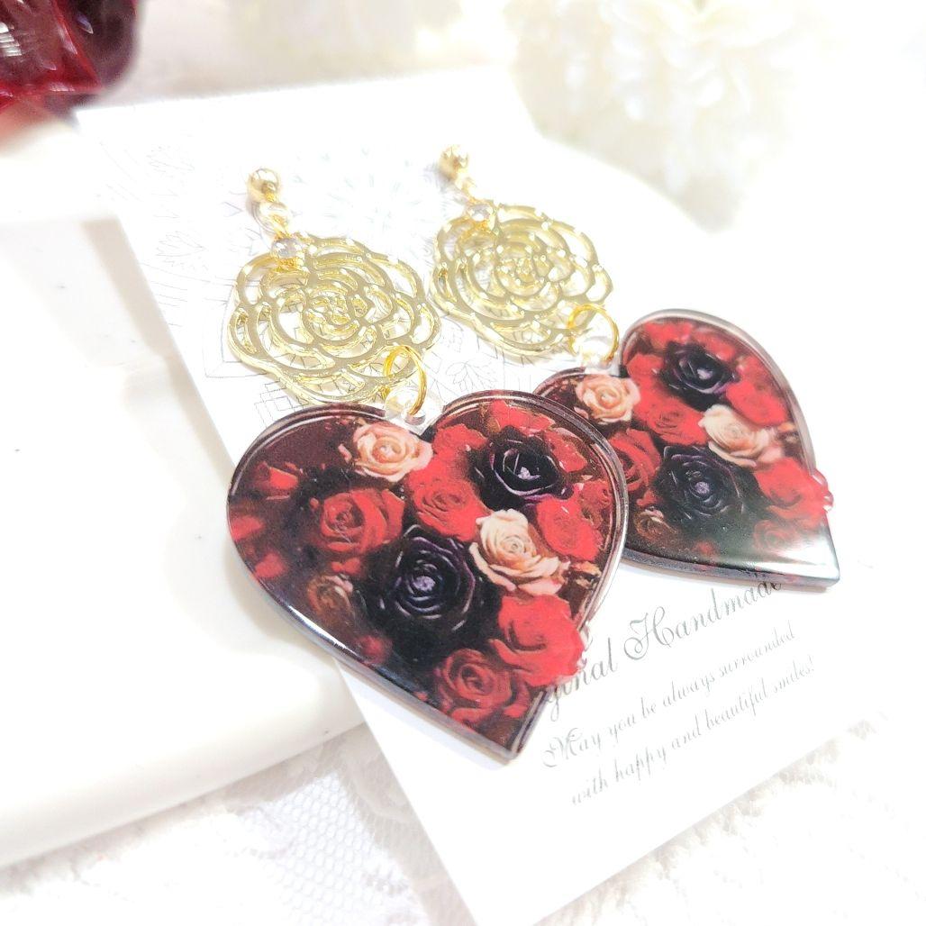 ゴールド薔薇フレームと美しい大ぶりバラ束ハート ピアス♡❀
