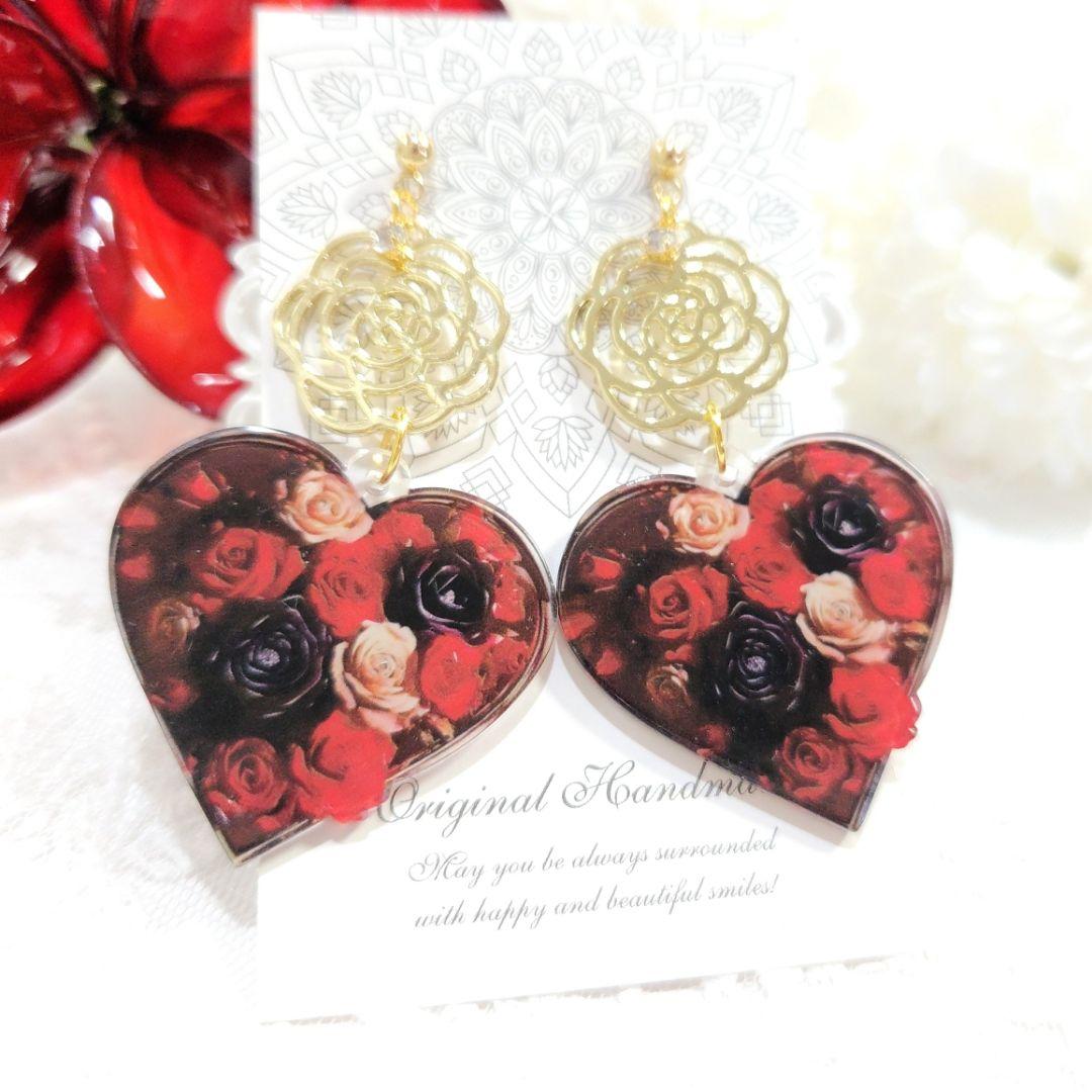 ゴールド薔薇フレームと美しい大ぶりバラ束ハート ピアス♡❀