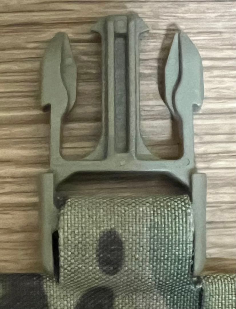 実物 美品 C2R FAST マガジンポーチ (フロントポーチ)ロープロファイル