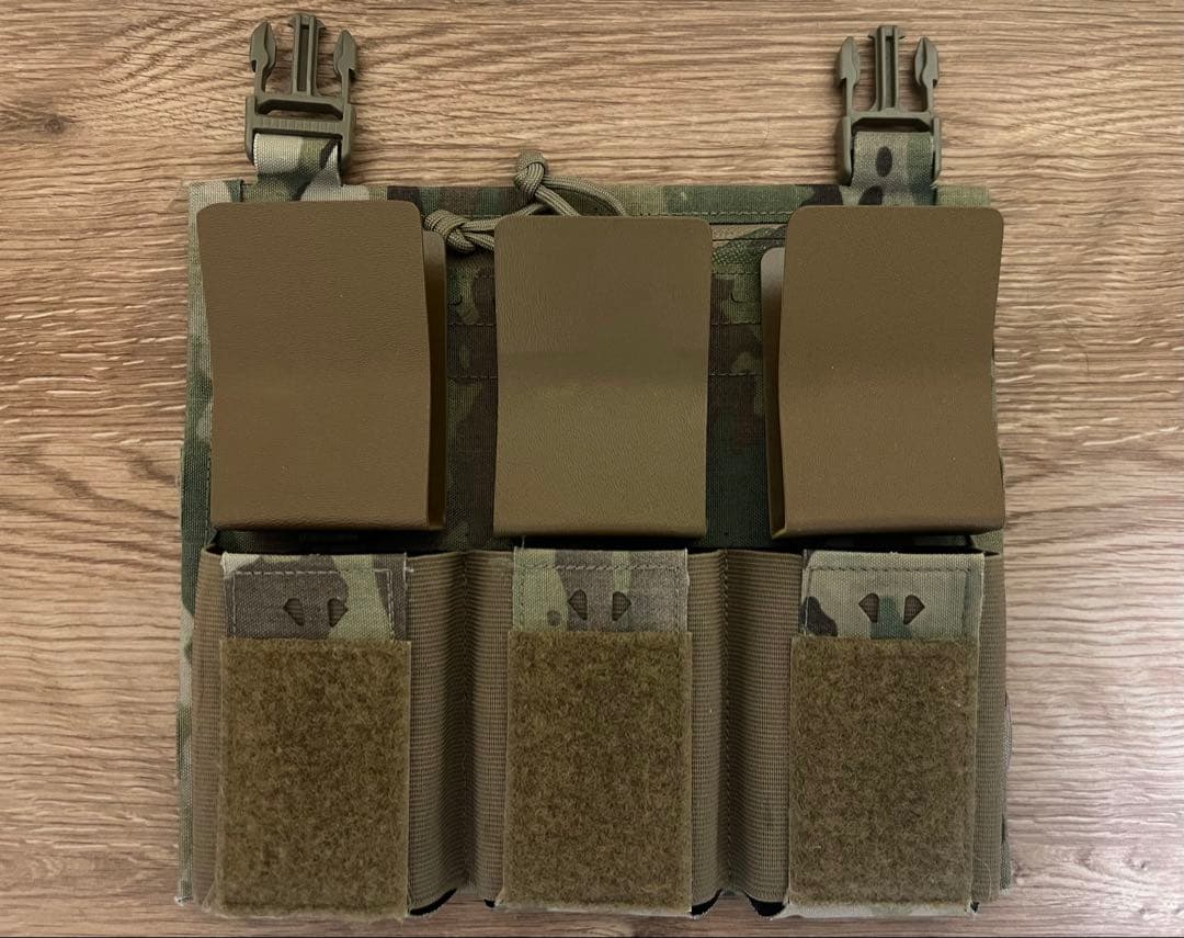 実物 美品 C2R FAST マガジンポーチ (フロントポーチ)ロープロファイル