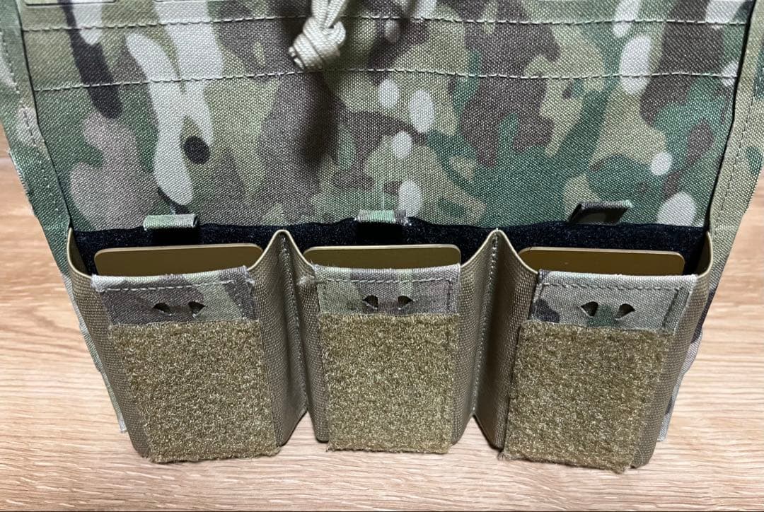実物 美品 C2R FAST マガジンポーチ (フロントポーチ)ロープロファイル