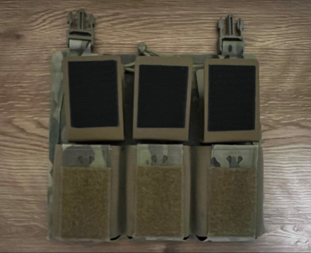 実物 美品 C2R FAST マガジンポーチ (フロントポーチ)ロープロファイル