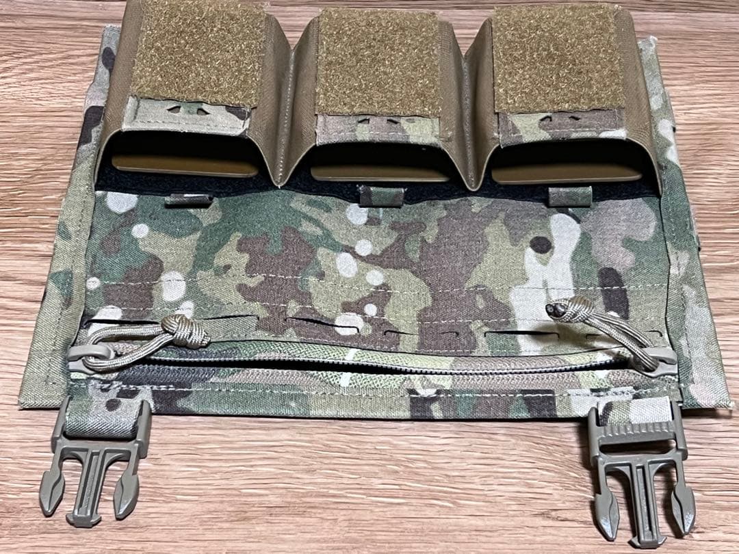 実物 美品 C2R FAST マガジンポーチ (フロントポーチ)ロープロファイル