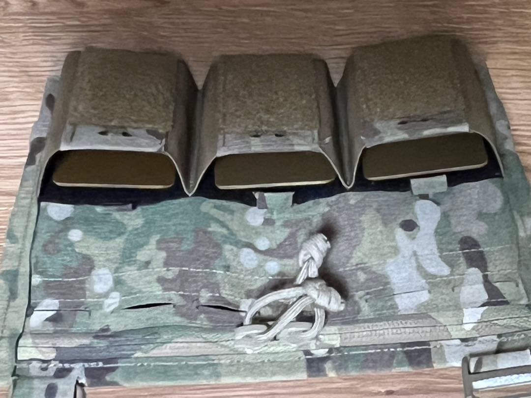 実物 美品 C2R FAST マガジンポーチ (フロントポーチ)ロープロファイル