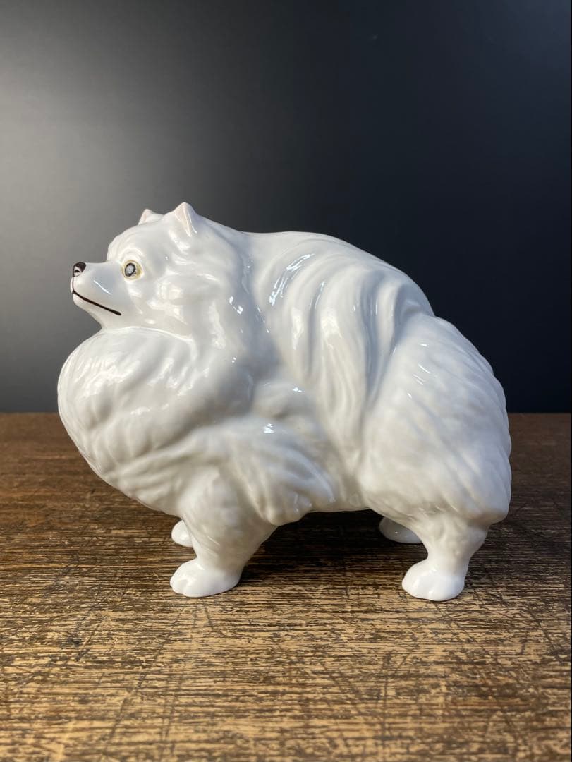 有田焼 伊平作 犬 白磁オブジェ 置き物 玄関 ポメラニアン