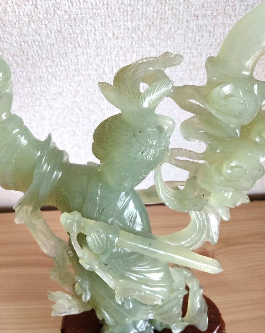 中国美術　古美術品　翡翠　天女　羽衣天女　立像　香港　置物　時代物　縁起物　唐物
