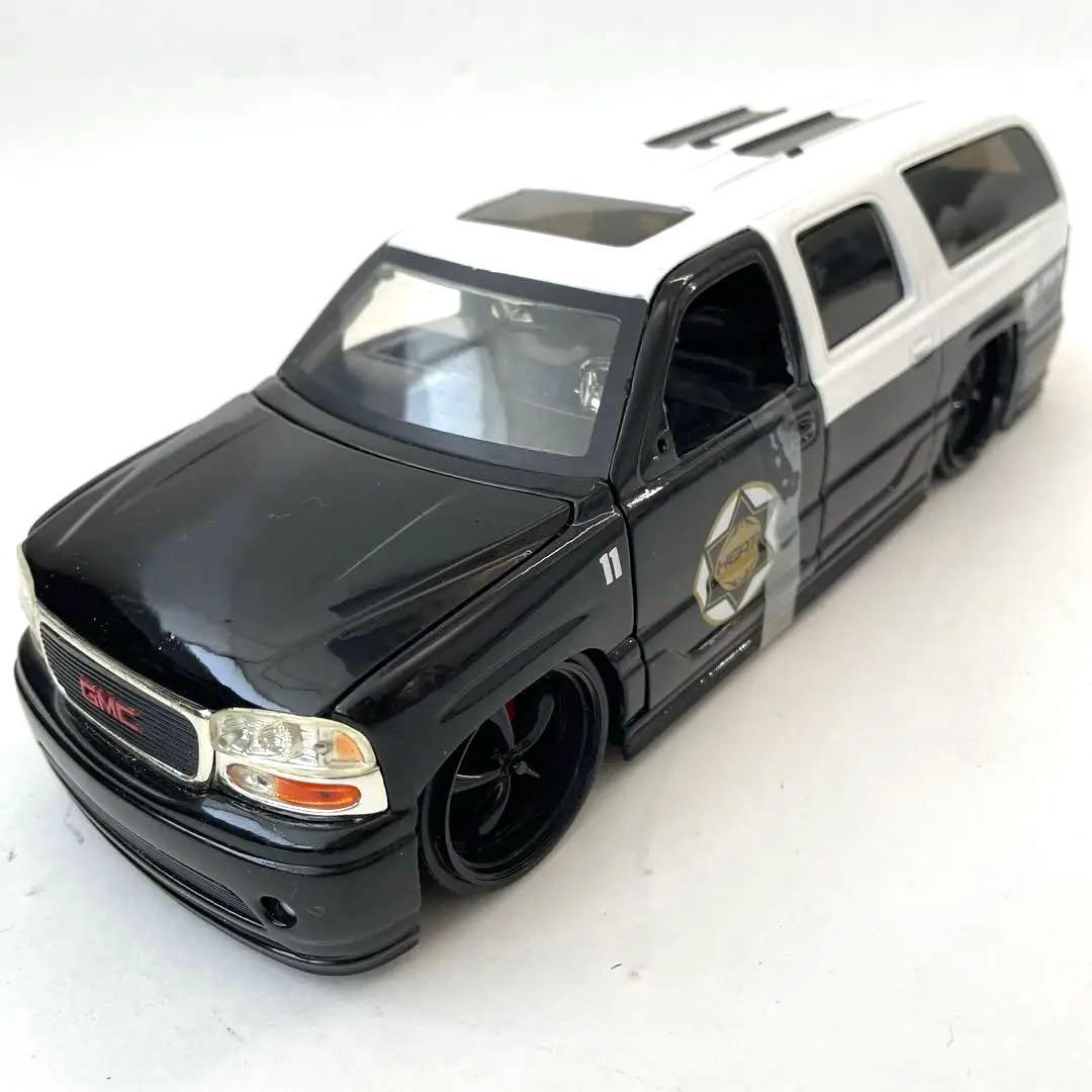Jada TOYS 2002 GMC ユーコンデナリ 1/24 黒×白 - メルカリ