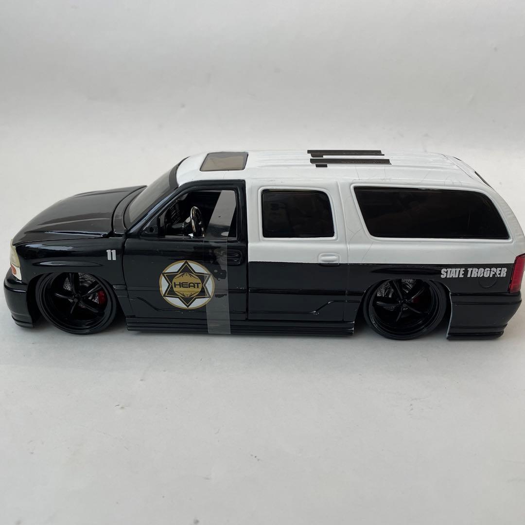 Jada TOYS 2002 GMC ユーコンデナリ 1/24 黒×白 - メルカリ