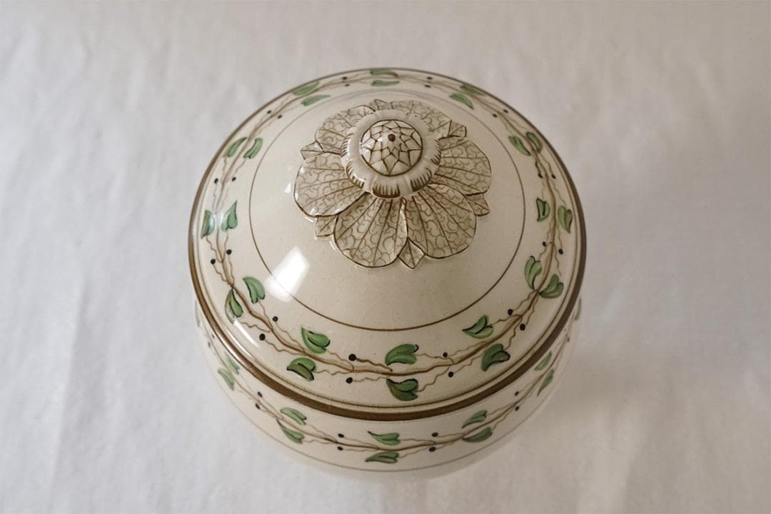 イギリスアンティーク　ウェッジウッド　英国陶器　クリームウェア　蓋付き　ポット