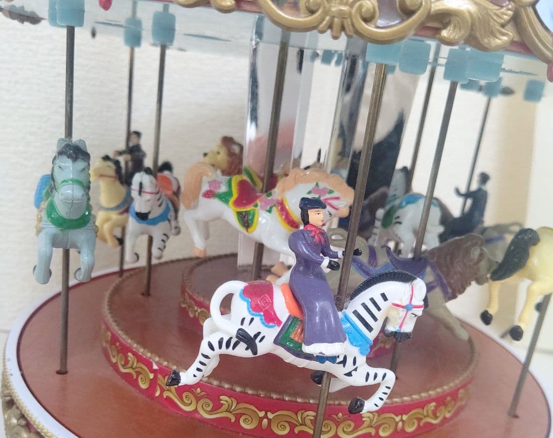 ミスタークリスマス　メリーゴーランド