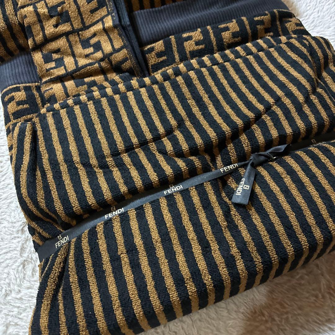 FENDI フェンディ タオルケット ズッカ柄 未使用自宅保管品 - メルカリ