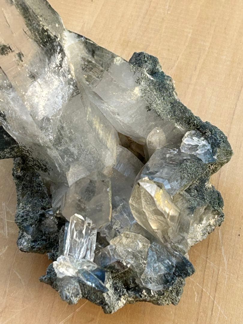 ネパールガネッシュヒマール産AAAAAヒマラヤ‼️モスクォーツ緑泥石クローライト