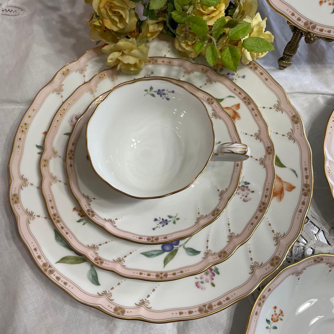 ノリタケ　ダイヤモンドコレクション　メゾンフルール　カップ＆ソーサー　プレート