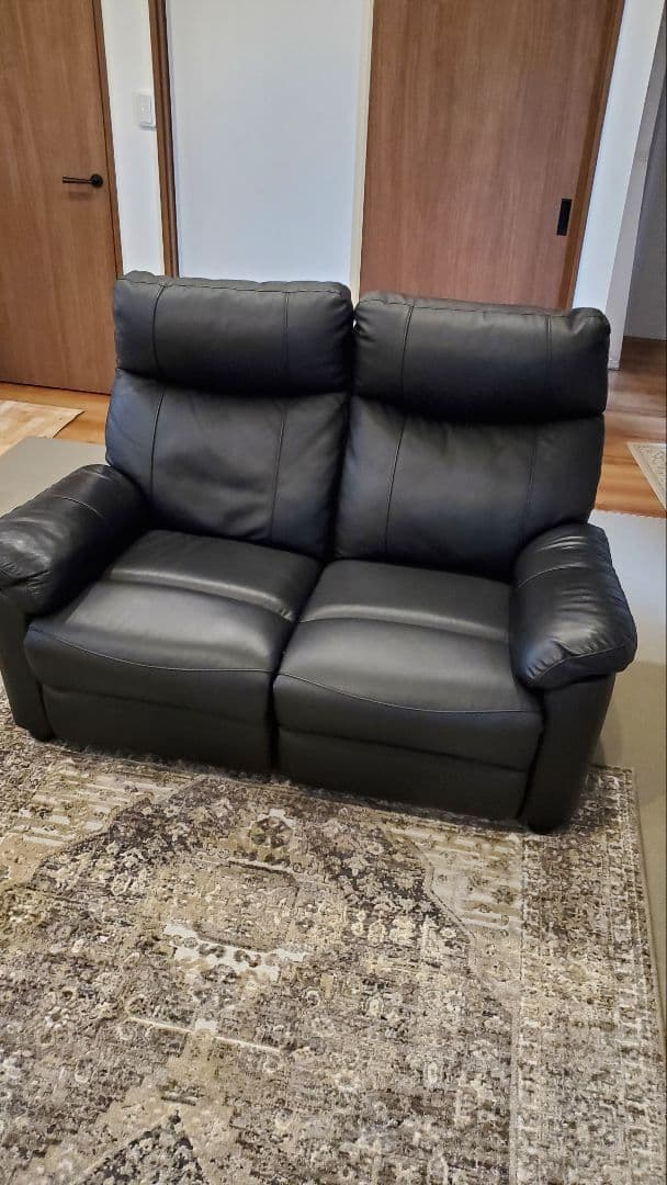 よし様　ニトリ　グラッゼ電動リクライニング　2人掛けソファ　 黒