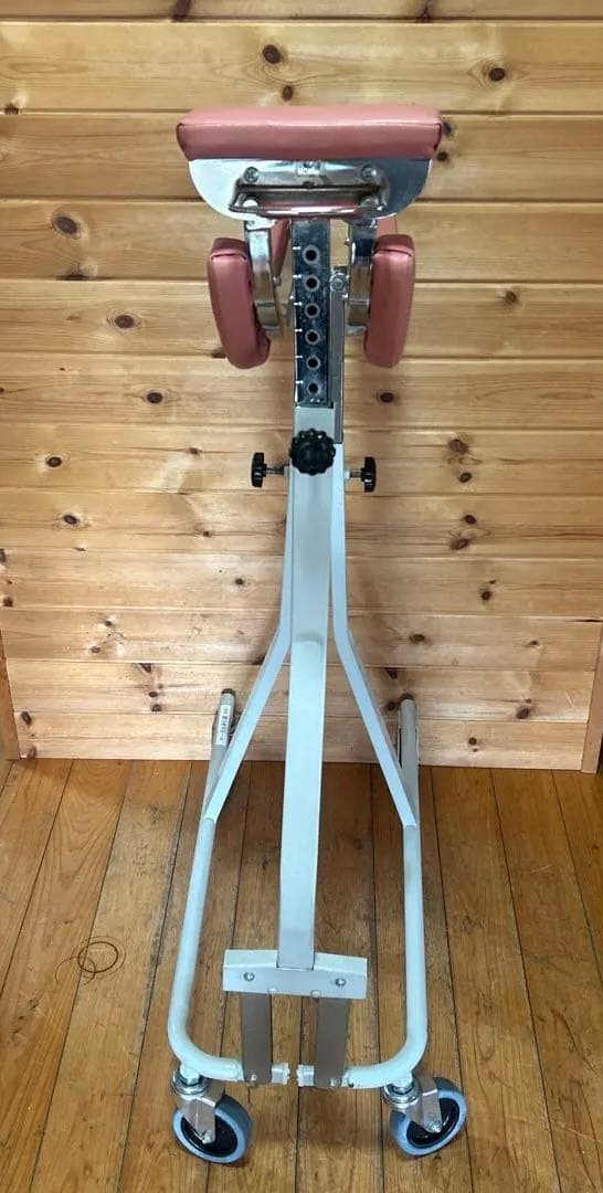 介護用４輪歩行器　日進医療器TY157