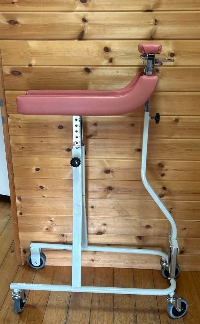 介護用４輪歩行器　日進医療器TY157