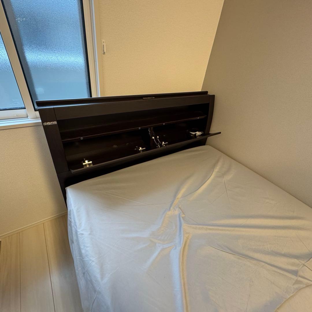 【aoiさま専用】ニトリ　跳ね上げ式セミダブルベッドフレーム