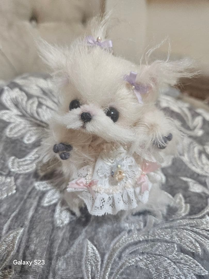 細川さん作品、小さなマルチーズ