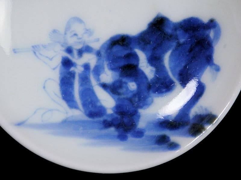 古伊万里　染付　笛吹童子に牛の図　豆皿　C873AS-BWn