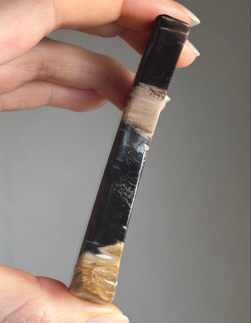 あ〜きゃん♬様　高品質　ペトリファイドウッド　大きめ月　ムーン　握り石　珪化木