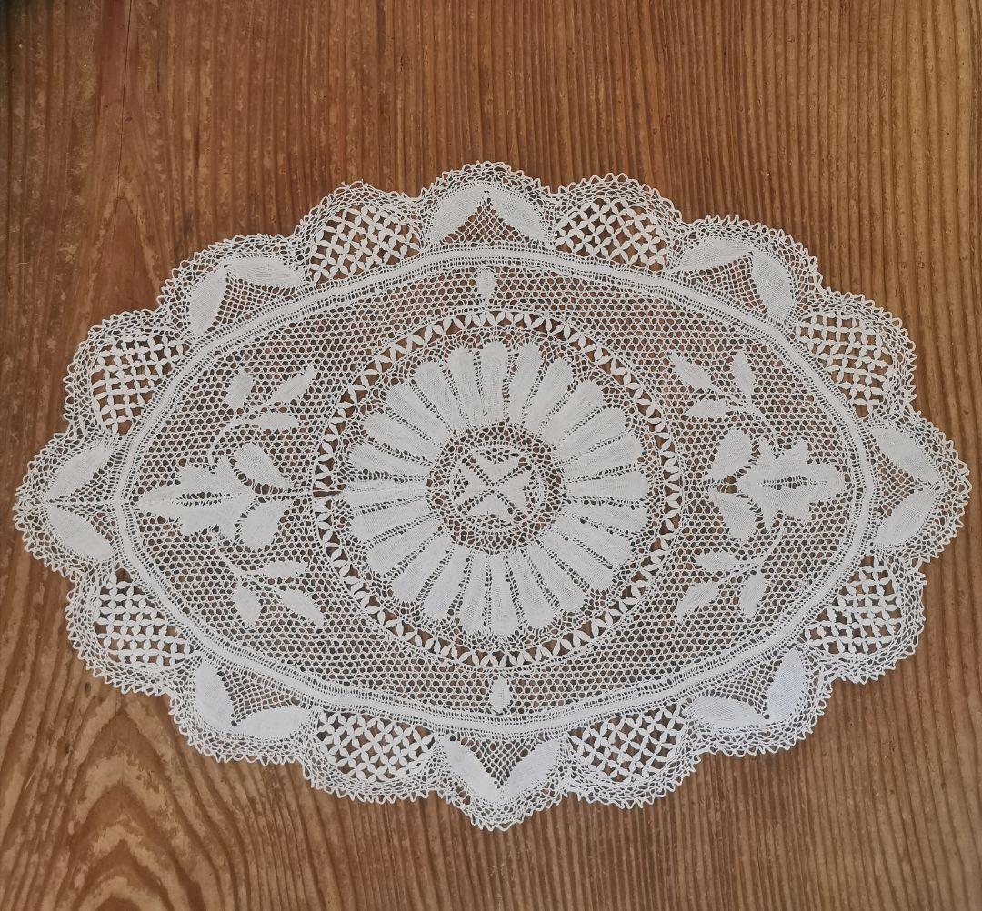アンティークマルチーズレースドイリー48㎝ 上品なエクリュ ボビン編マルタ十字✠