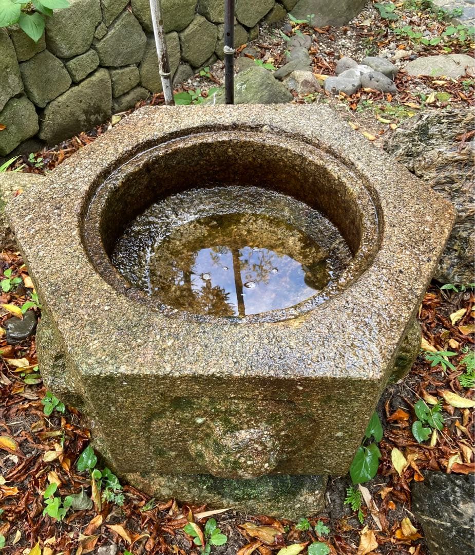 奈良石製六角水鉢