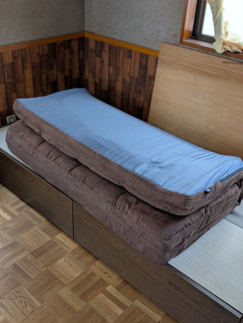 ブラウン ソファベッド ロールクッション付き