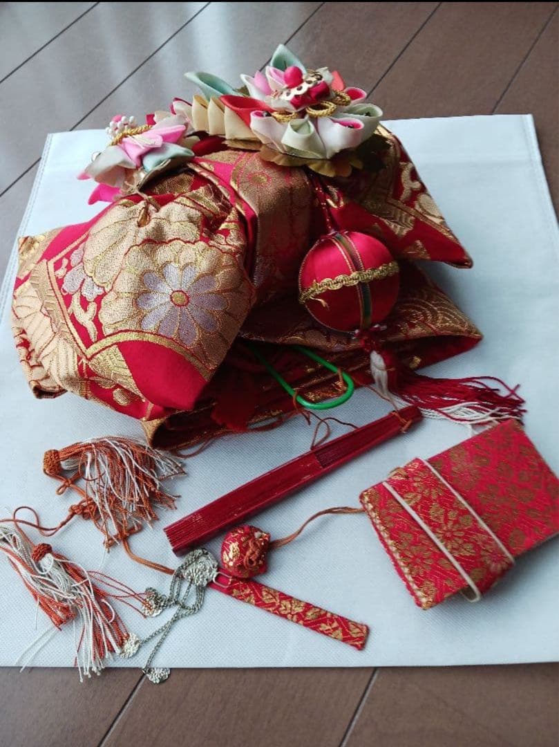 赤い絹の結び帯セット