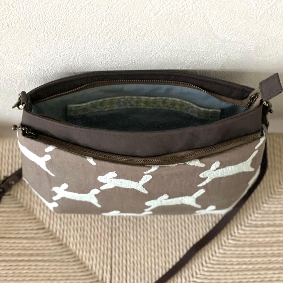 ⚮̈ミナペルホネン　runrunrun brown ドラポケショルダー