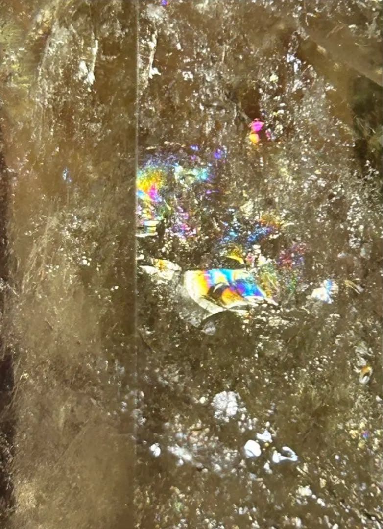 光を内包する景色 レインボー入り スモーキークォーツ オベリスク（一点もの）