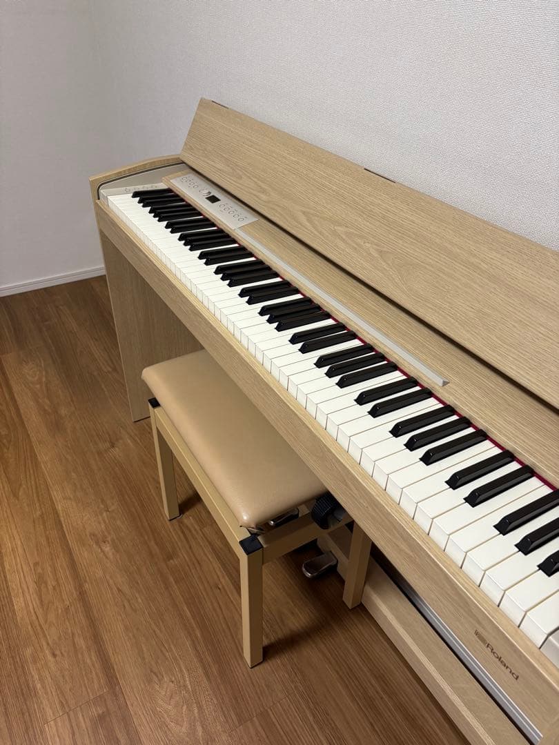鍵盤楽器 Roland F701