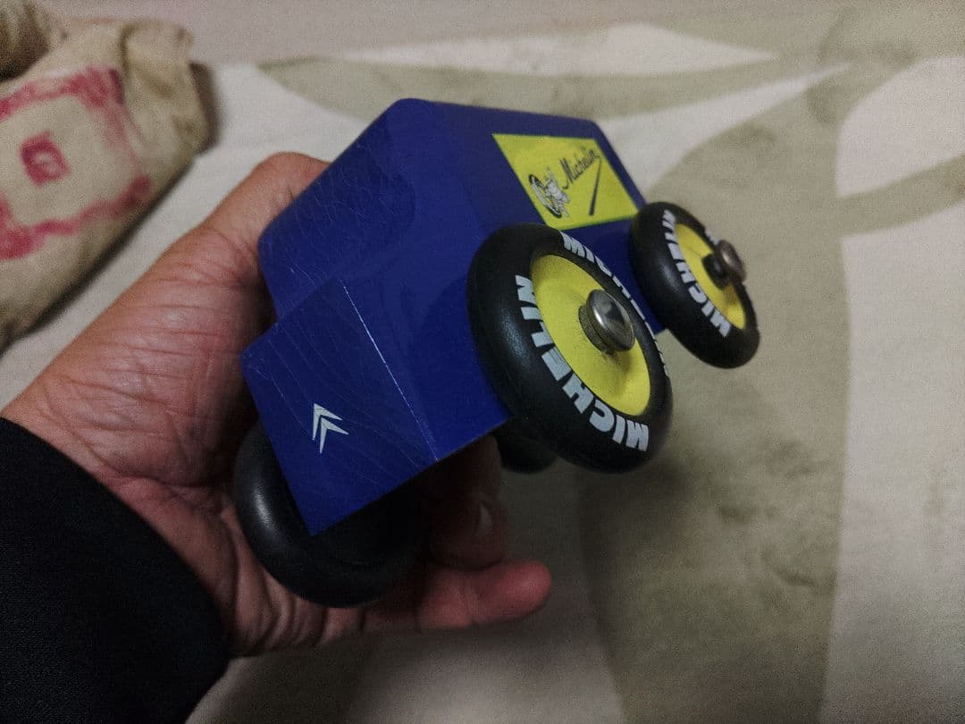 Michelin トラック型ミニカー