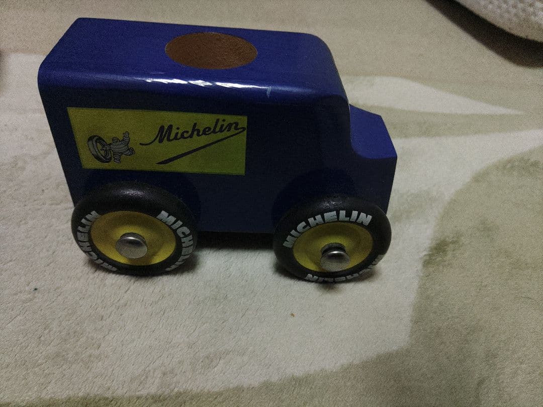 Michelin トラック型ミニカー