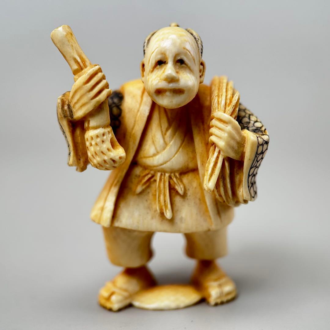 彫刻 人物像極上　根付　天然素材アンティーク骨董　飾り物古美術置物細密細工