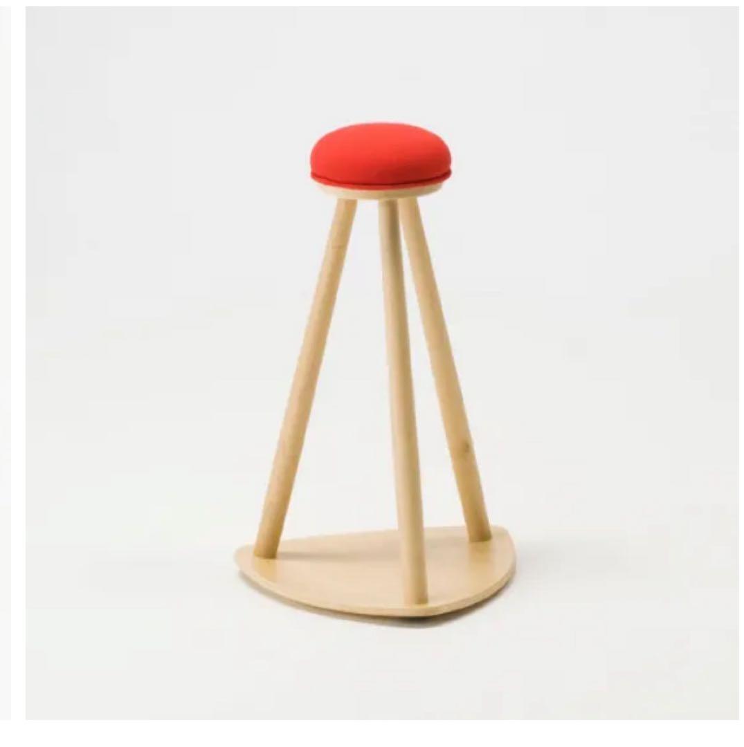【cosin】赤い帽子のキッチンスツール 旭川家具　メープル　天然木