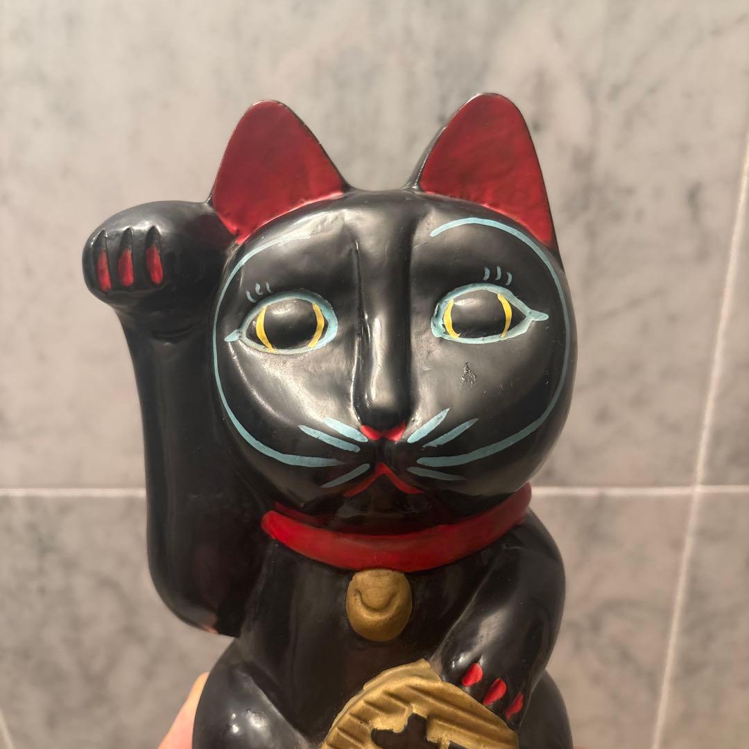 ヴィンテージ現代には無い珍しいお顔やまつ毛、ヒゲが可愛らしい金運、魔除け招き猫