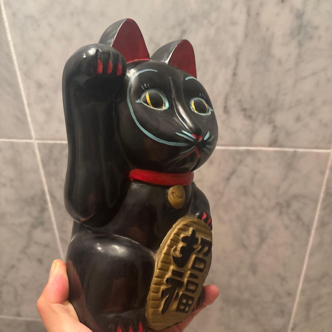 ヴィンテージ現代には無い珍しいお顔やまつ毛、ヒゲが可愛らしい金運、魔除け招き猫