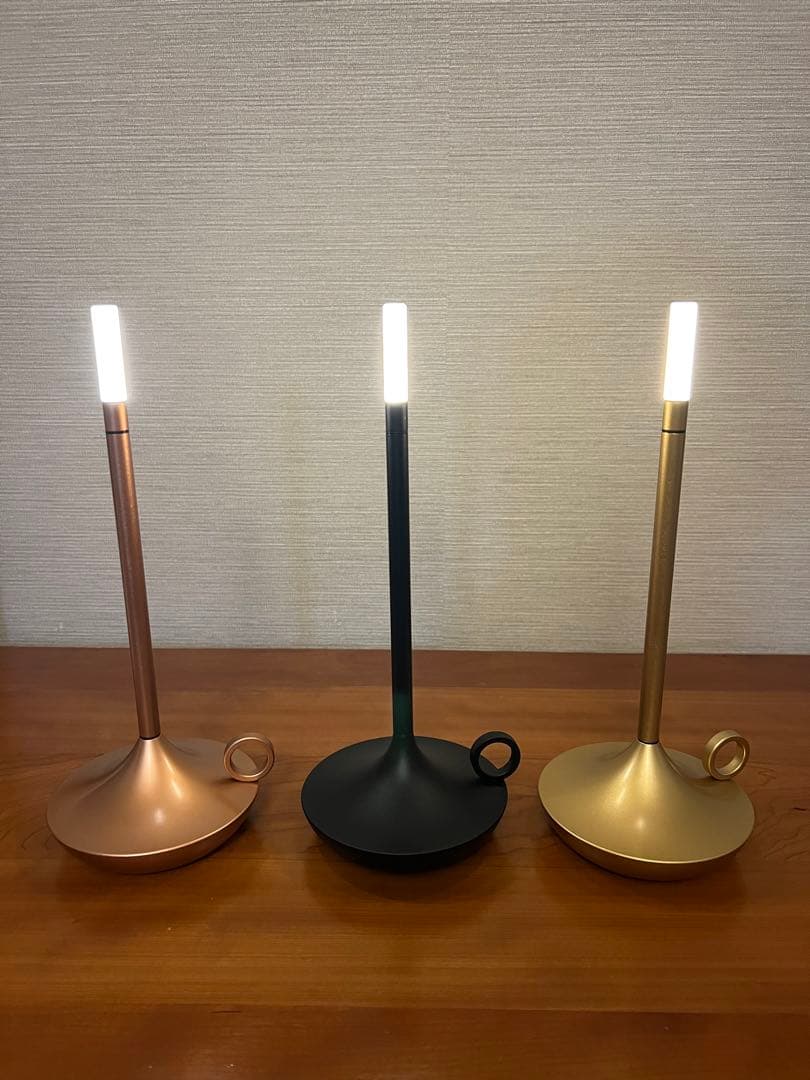 ロウソクスタイルのタッチセンサー式LED充電コードレスライト。クリスマスにも