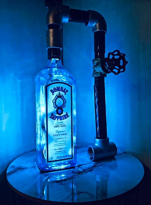 LEDで光る酒瓶のランタン