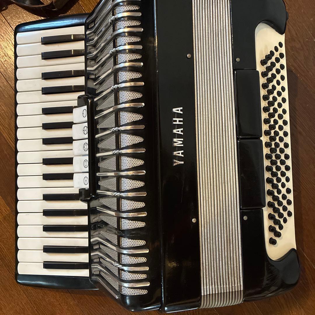 YAMAHA アコーディオン 黒/白 34鍵 80DS
