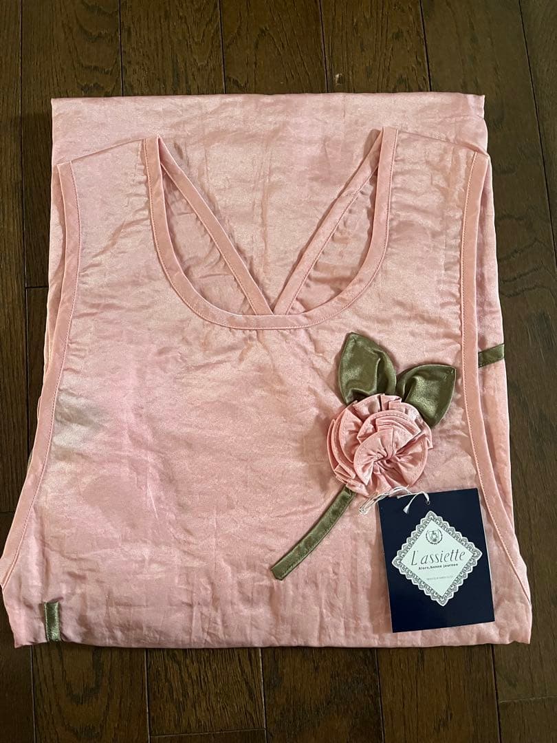 新品タグ付☆L'assiette ラシェット☆花モチーフが可愛いエプロン