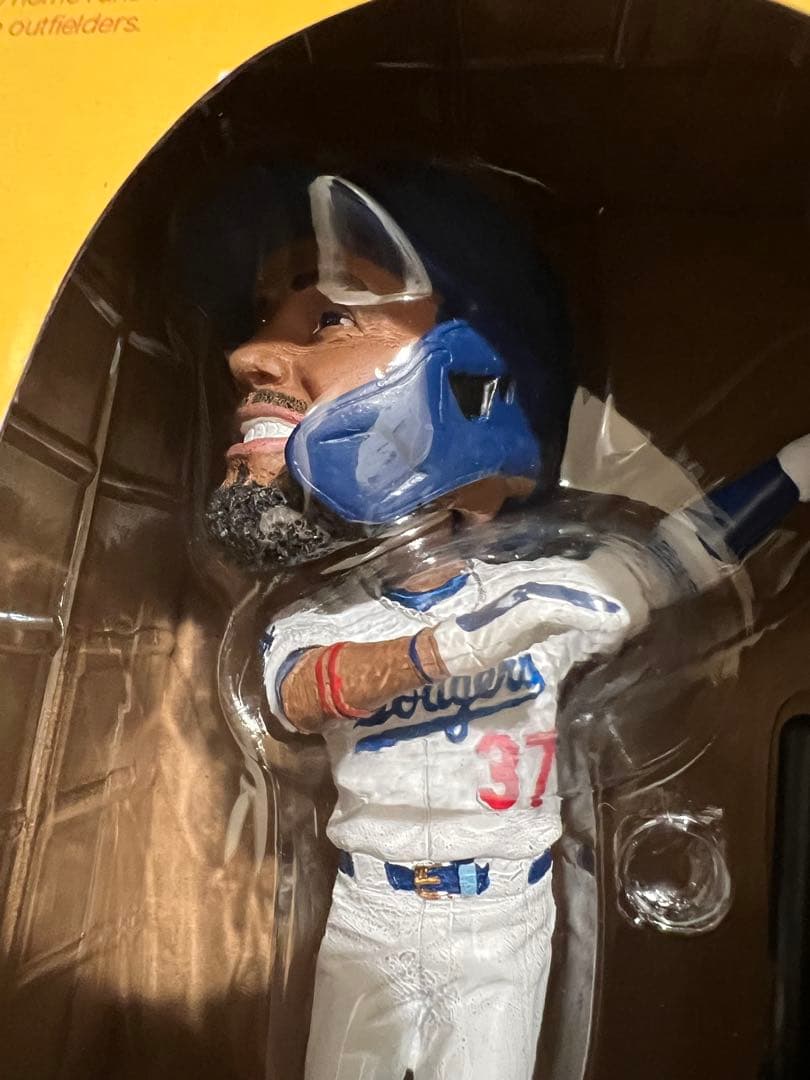 ドジャース　TEOSCAR HERNANDEZ ボブルヘッド