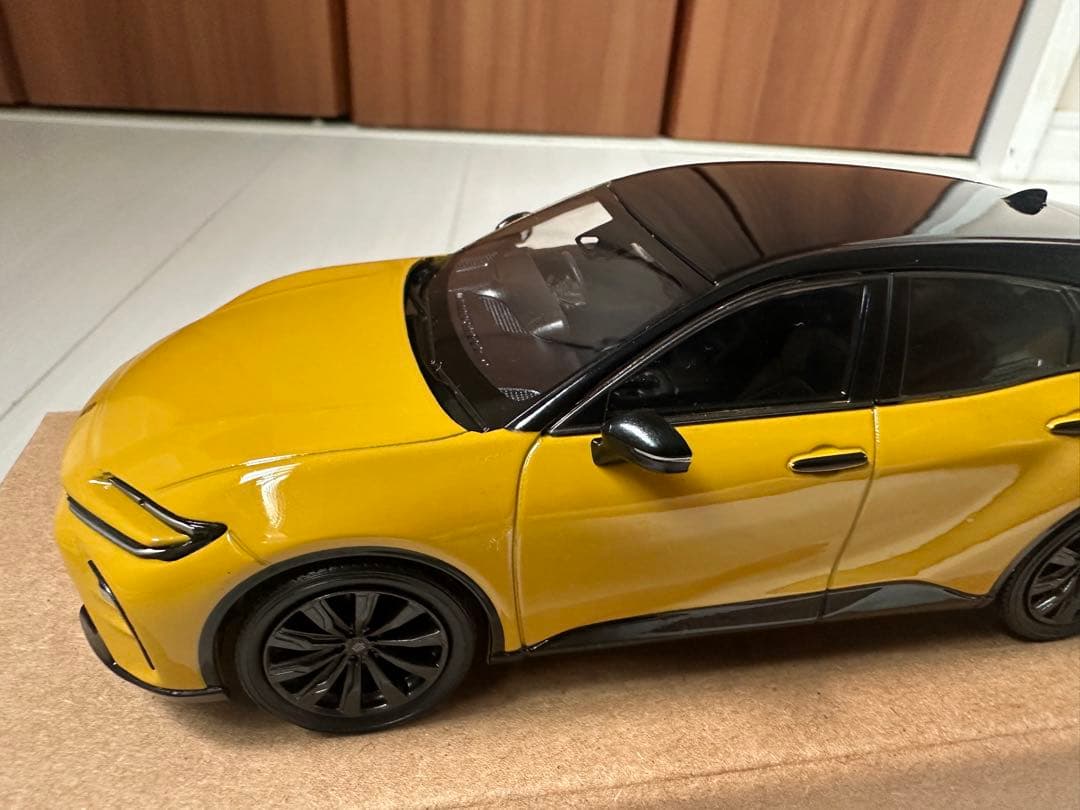 神鷹丸様専用 トヨタクラウンスポーツ カラーサンプル ブラック